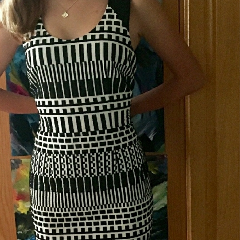 🤑4 for $60💞 Nicole Miller Artelier dress Leather accent size 6